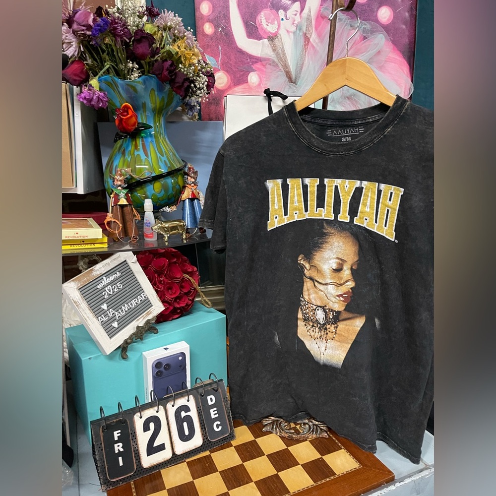 Aaliyah Acid Wash Profile Graphic Short Sleeve T-Shirt